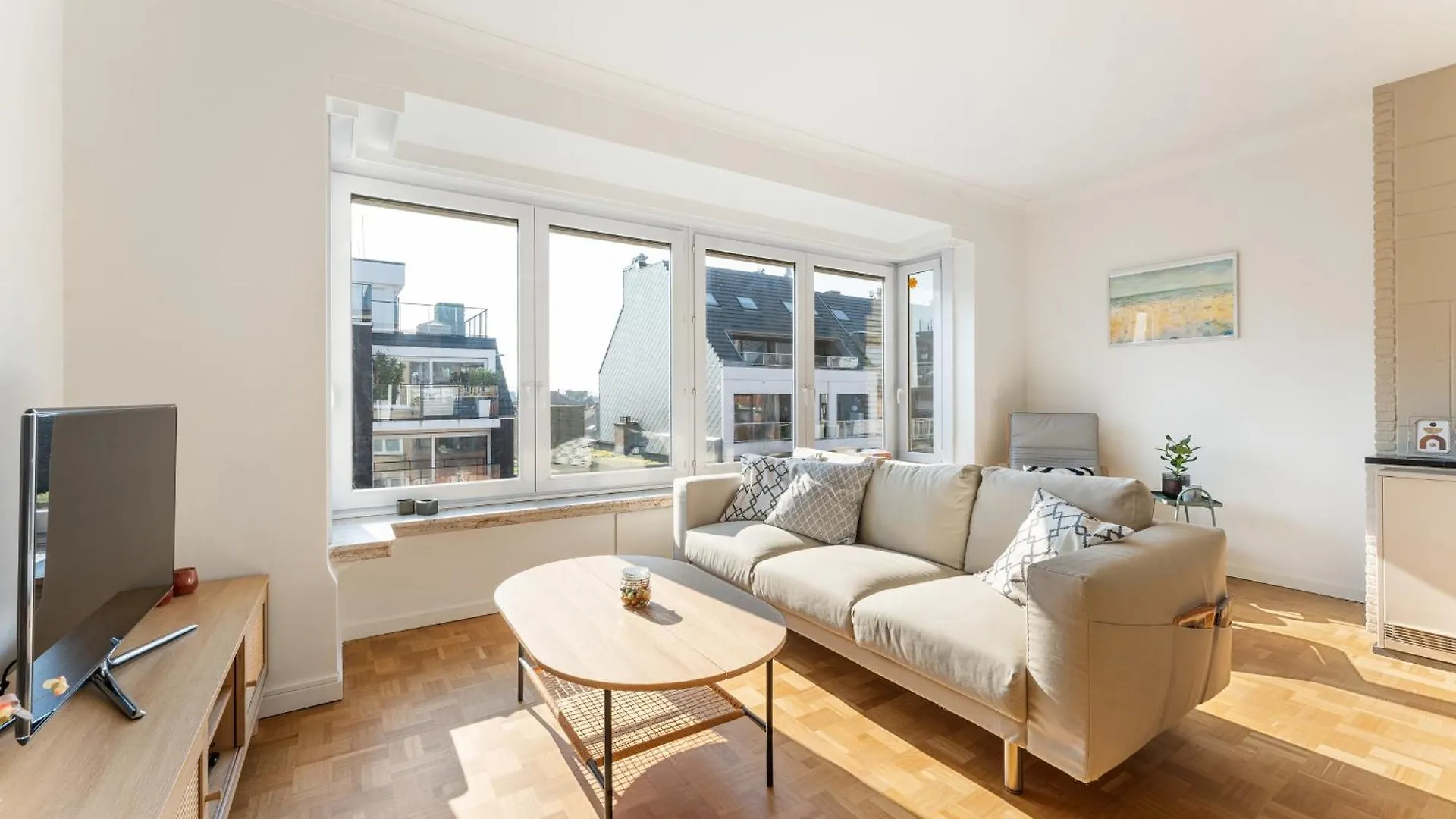 Zonnig, Ruim Appartement Op A+ Locatie! Ostende